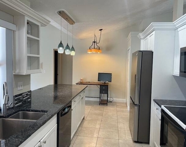 618 Se Streamlet Avenue - Photo Thumbnail 20
