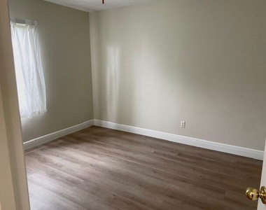 618 Se Streamlet Avenue - Photo Thumbnail 17