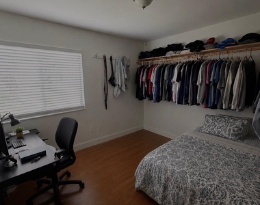 766 Sw Belmont Circle - Photo Thumbnail 7