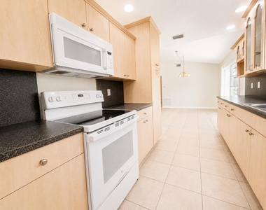 2822 Sw Giralda Street - Photo Thumbnail 9