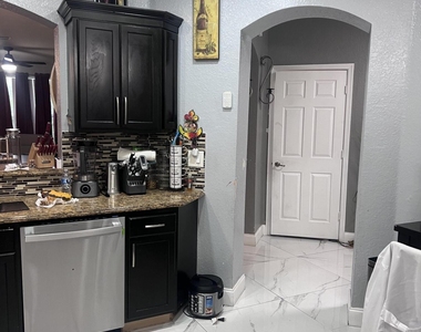 2336 Center Stone Lane - Photo Thumbnail 7