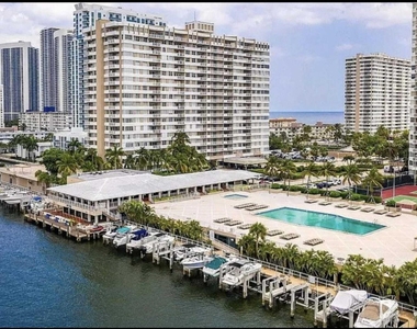 1965 S Ocean Drive - Photo Thumbnail 5