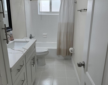 192 Se 27th Court - Photo Thumbnail 14