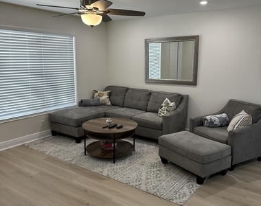 192 Se 27th Court - Photo Thumbnail 8