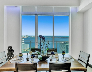 951 Brickell Avenue - Photo Thumbnail 4