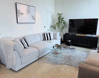 951 Brickell Avenue - Photo Thumbnail 9