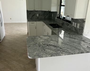 1019 Sw Aurelia Avenue - Photo Thumbnail 1