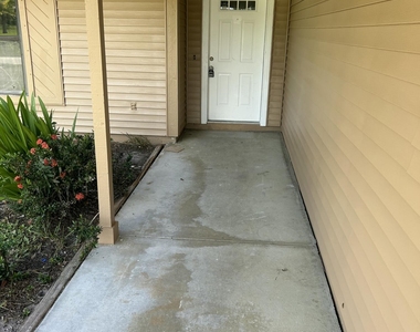 1019 Sw Aurelia Avenue - Photo Thumbnail 15