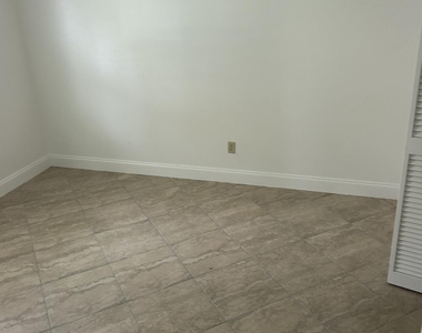 1019 Sw Aurelia Avenue - Photo Thumbnail 11