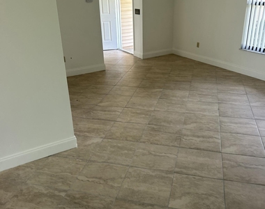 1019 Sw Aurelia Avenue - Photo Thumbnail 3