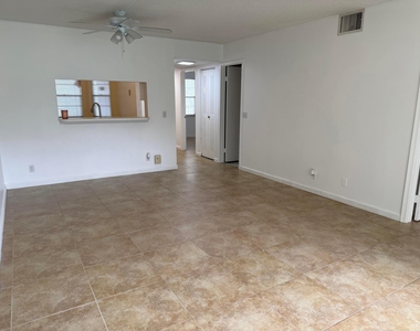 1200 Sw 124th Terrace - Photo Thumbnail 5