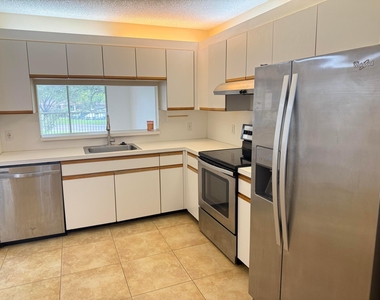 1200 Sw 124th Terrace - Photo Thumbnail 2