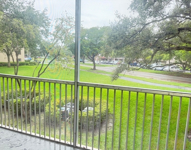 1200 Sw 124th Terrace - Photo Thumbnail 12