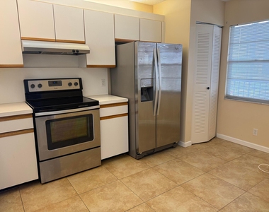 1200 Sw 124th Terrace - Photo Thumbnail 4