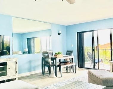 801 S Ocean Drive - Photo Thumbnail 9