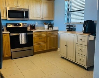 801 S Ocean Drive - Photo Thumbnail 11