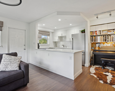 306 Ne 1st Avenue - Photo Thumbnail 4
