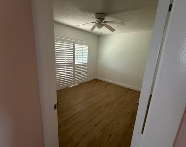 4733 Bison Street - Photo Thumbnail 10