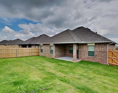 6904 Labelle Drive - Photo Thumbnail 15