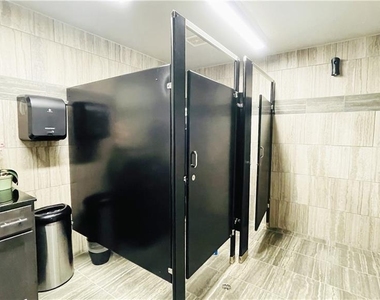 1601 Greenbriar Place - Photo Thumbnail 8
