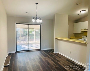2601 Dion Avenue - Photo Thumbnail 2