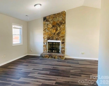 2601 Dion Avenue - Photo Thumbnail 4