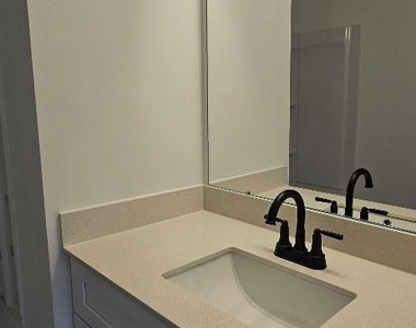 382 W Moore Avenue - Photo Thumbnail 12