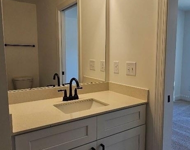 382 W Moore Avenue - Photo Thumbnail 13