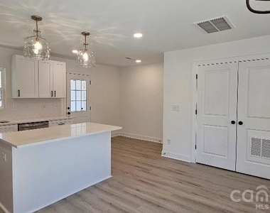 382 W Moore Avenue - Photo Thumbnail 3