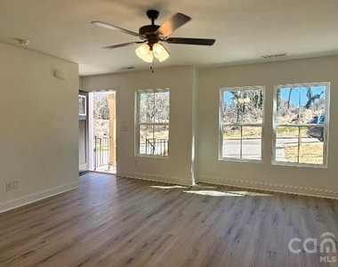 382 W Moore Avenue - Photo Thumbnail 7