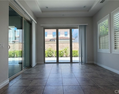61 Dunmore - Photo Thumbnail 8