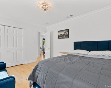 5810 Ranchito Avenue - Photo Thumbnail 16