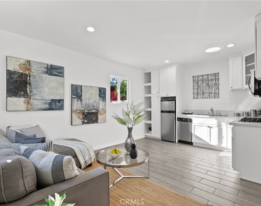 5810 Ranchito Avenue - Photo Thumbnail 26