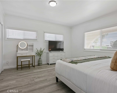 15059 Oro Grande Street - Photo Thumbnail 14