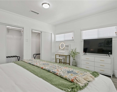 15059 Oro Grande Street - Photo Thumbnail 13