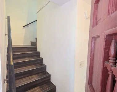 5432 Woodlake Avenue N - Photo Thumbnail 4