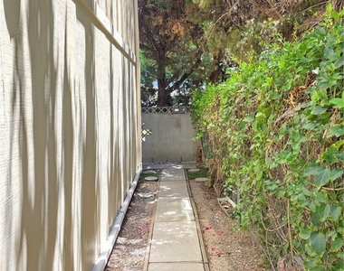 5432 Woodlake Avenue N - Photo Thumbnail 1