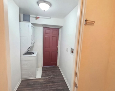 5432 Woodlake Avenue N - Photo Thumbnail 5
