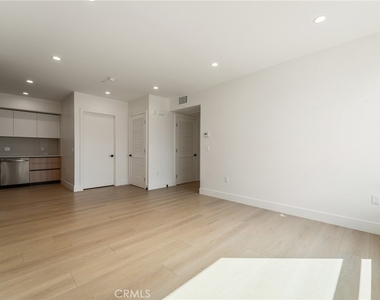 7510 Sepulveda Boulevard - Photo Thumbnail 9