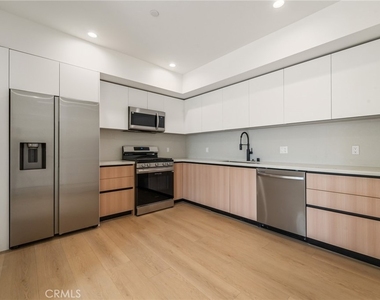 7510 Sepulveda Boulevard - Photo Thumbnail 6