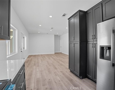 19258 Strathern St. - Photo Thumbnail 23