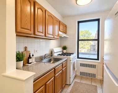 647 Albany Avenue - Photo Thumbnail 1