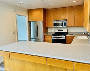 638 3rd Street - Photo Thumbnail 16