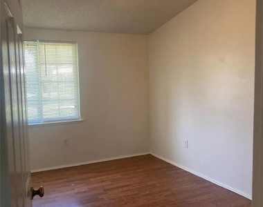145 E Quincy - Photo Thumbnail 5