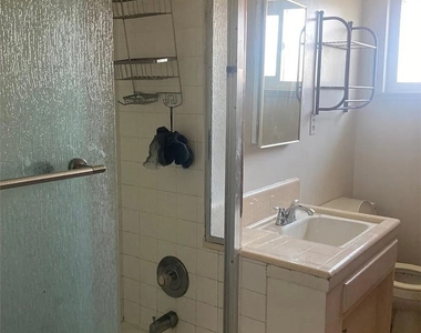145 E Quincy - Photo Thumbnail 6