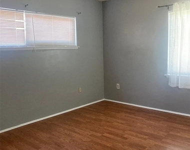 145 E Quincy - Photo Thumbnail 13