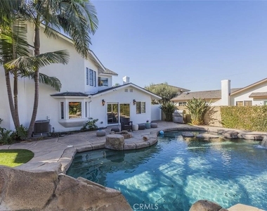 18684 Santa Ramona - Photo Thumbnail 19