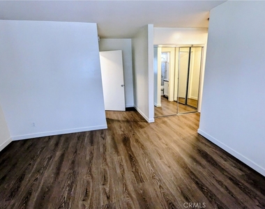 11948 Darlington Avenue - Photo Thumbnail 12