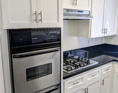 11948 Darlington Avenue - Photo Thumbnail 4