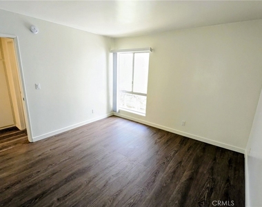 11948 Darlington Avenue - Photo Thumbnail 10